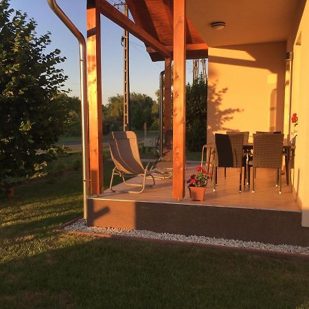 Konrad Apartman Villa Balatonmáriafürdő Exterior foto