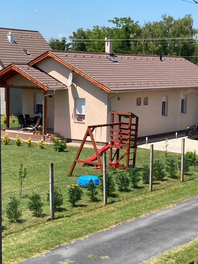 Konrad Apartman Villa Balatonmáriafürdő Exterior foto